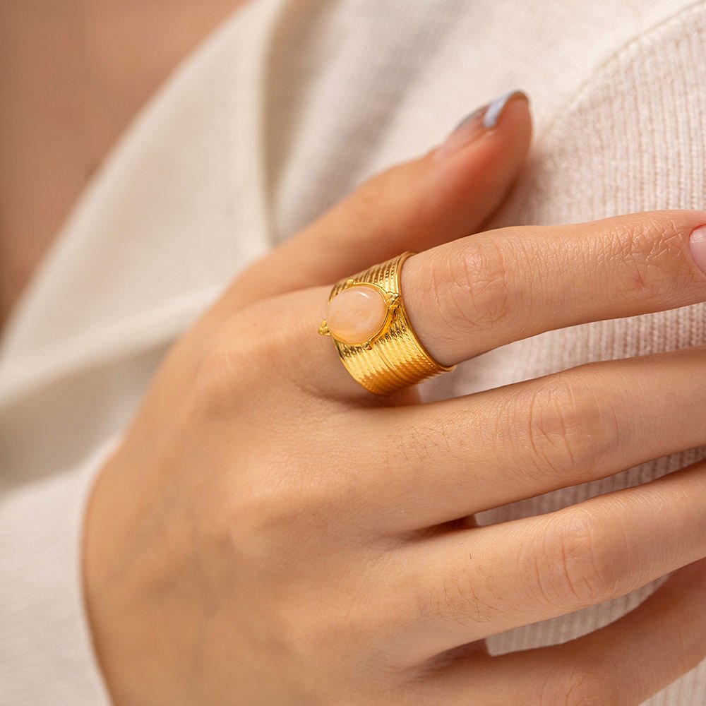 Natural Rose Quartz Ring – Soft Elegance with 18K Gold Plating - Image 4